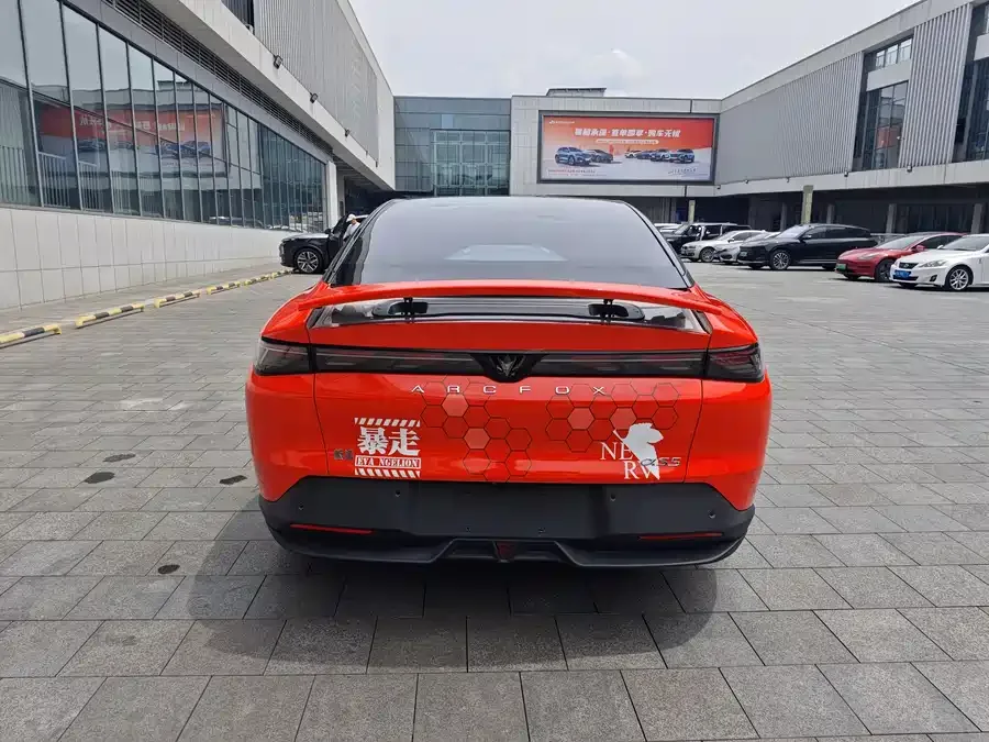 ARCFOX Alpha S5 Alpha S5 2024 708MAX 200kW 2024 — миниатюра 4