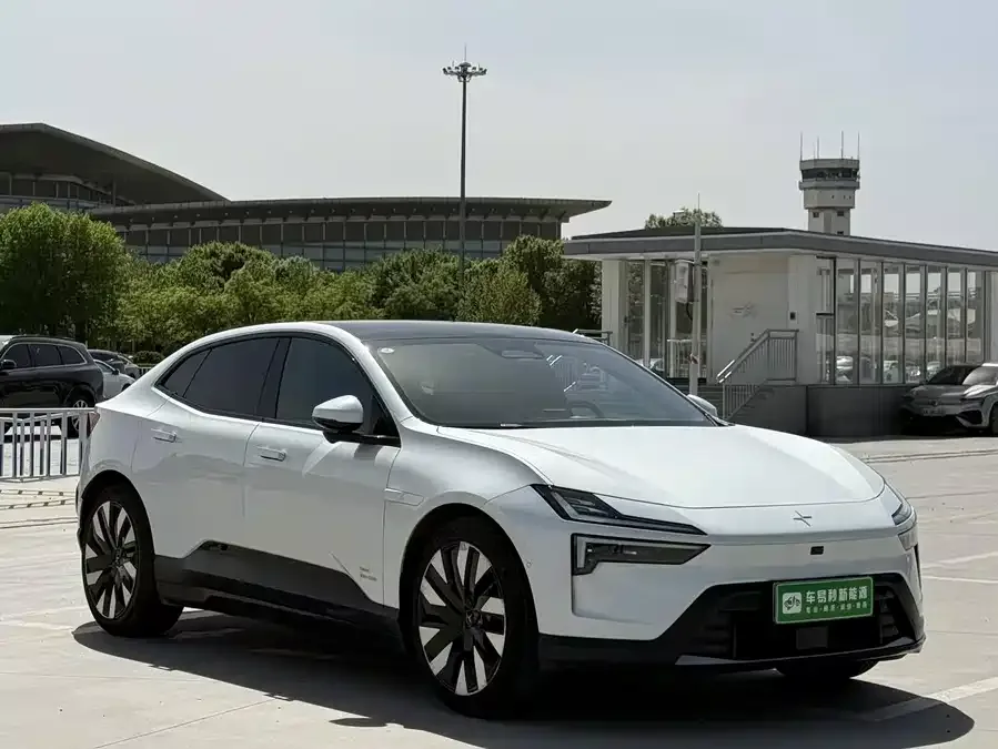 Polestar 4 Polestar 4 2024 Single Motor Standard Range PLUS Dual Star Connected Edition 2024 — миниатюра 3