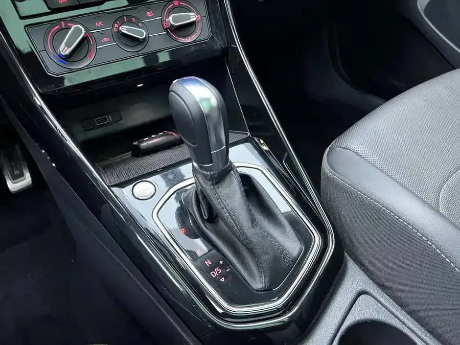 Jetta VS7 Jetta VS7 2021 Panda Edition 1.4T Automatic Enjoy Edition 2022 — миниатюра 4
