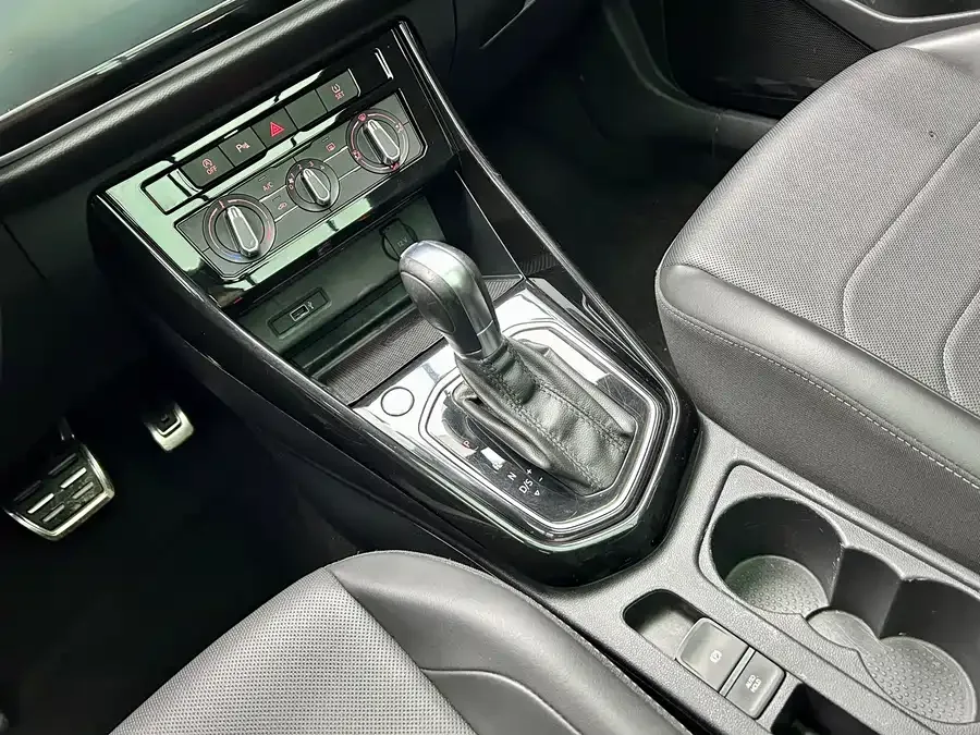 Jetta VS7 Jetta VS7 2022 Black Front Edition 1.4T Automatic Glory Edition Pro 2022 — миниатюра 5