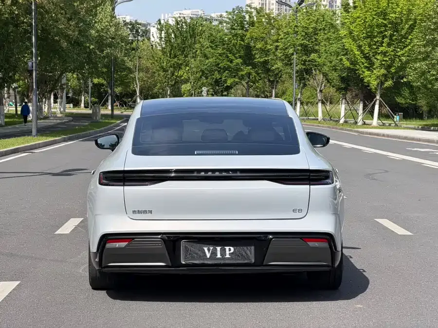 Geely Galaxy E8 Galaxy E8 2025 575km Exploration Smart Driving Edition 2025 — миниатюра 2