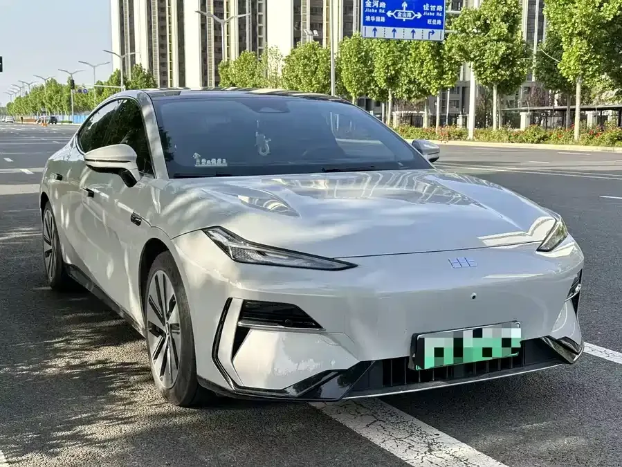 Geely Galaxy E8 Galaxy E8 2024 665km RWD Starship Long Range Edition 2024 — миниатюра 3