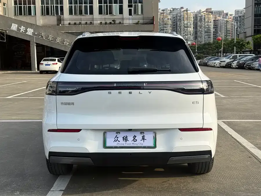 Geely Galaxy E5 Galaxy E5 2026 530km Explorer Edition 2026 — миниатюра 2