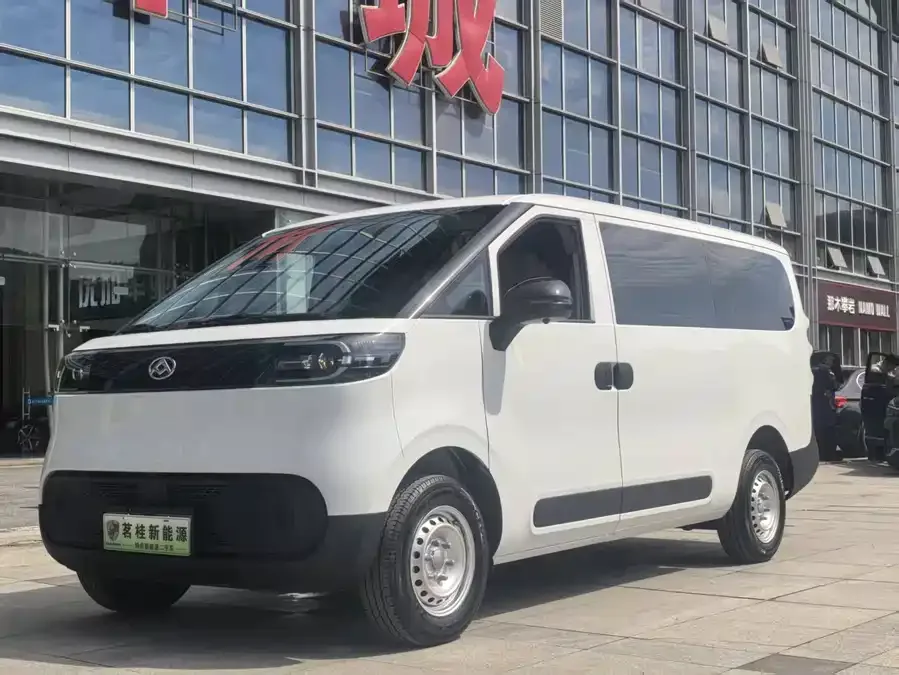 Maxus Dana V1 Dana V1 2025 V1+ Short-Axis Low-Top Multi-Function Edition (42kWh) 2025 — фото 1, купить с доставкой в Москву