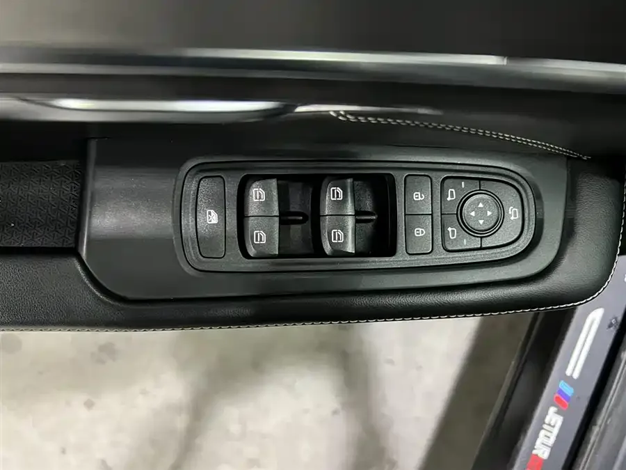 Jetour X70 PLUS JETOUR X70 PLUS 2021 1.5T Manual 5-seater 2022 — миниатюра 3