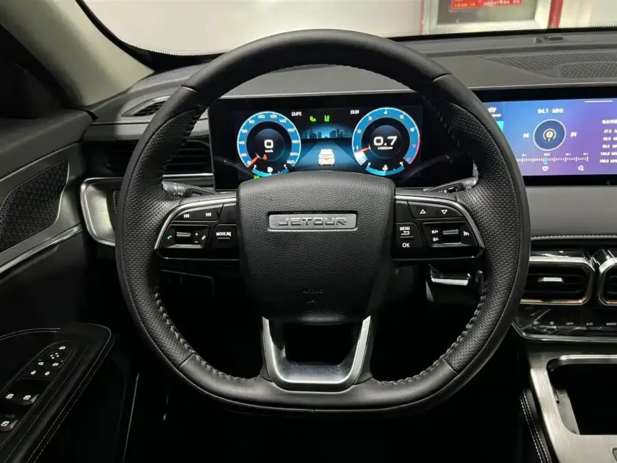 Jetour X70 PLUS JETOUR X70 PLUS 2021 1.5T Manual 5-seater 2022 — миниатюра 4