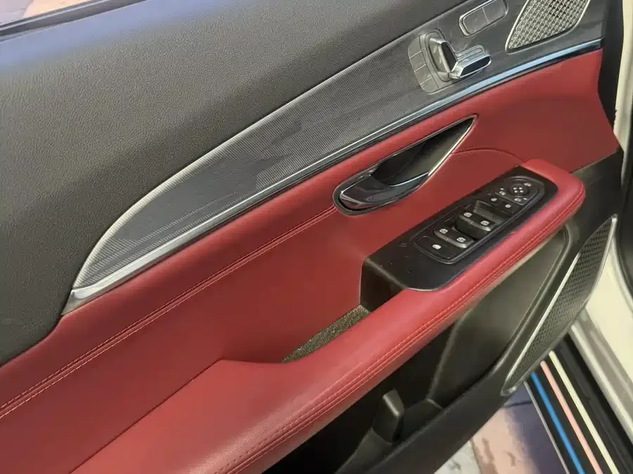 Jetour X70 PLUS JETOUR X70 PLUS 2023 1.5T DCT Brave PLUS 7-seater 2023 — миниатюра 4