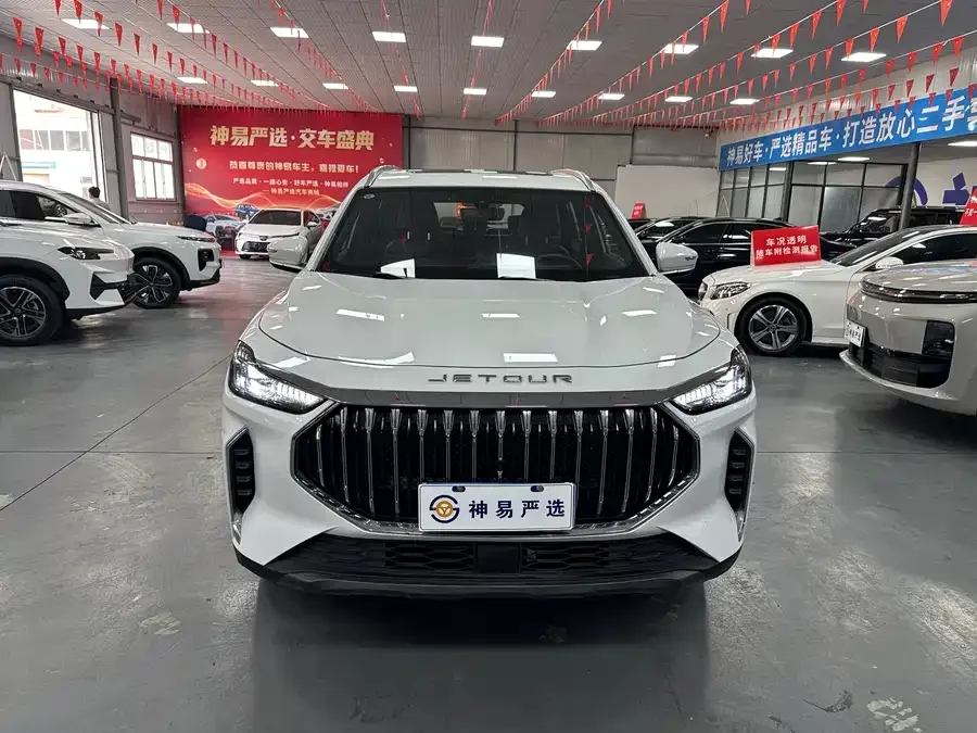 Jetour X70 PLUS JETOUR X70 PLUS 2025 Champion Edition 1.5T DCT Champion MAX 7 Seaters 2025 — миниатюра 3