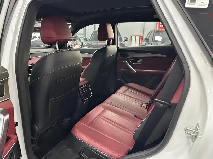Jetour X70 PLUS JETOUR X70 PLUS 2025 Champion Edition 1.5T DCT Champion MAX 7 Seaters 2025 — миниатюра 5