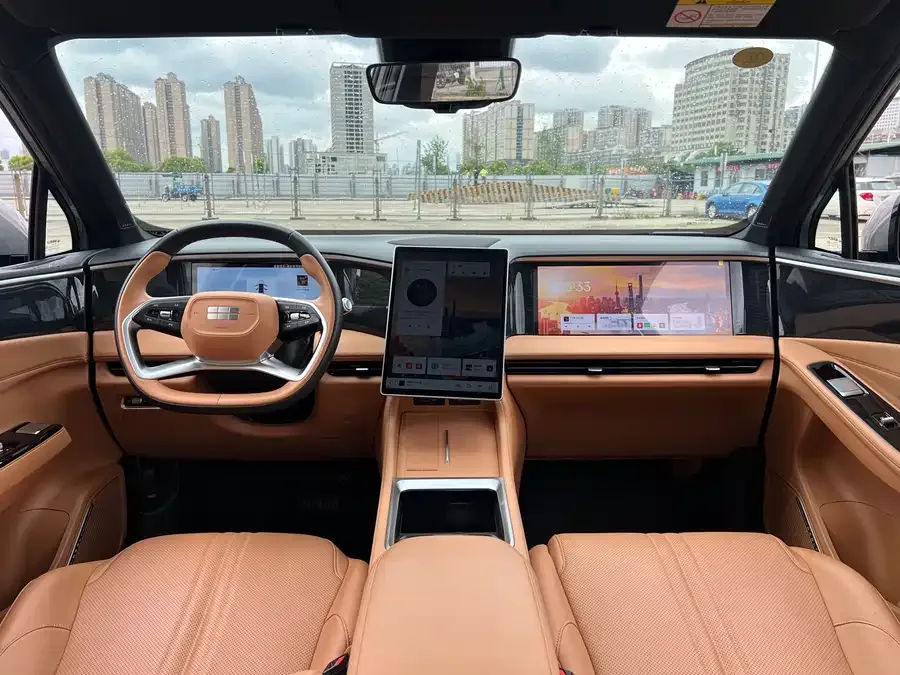 Geely Galaxy L7 Galaxy L7 2025 EM-i 115km Exploration+ Edition 2025 — миниатюра 2