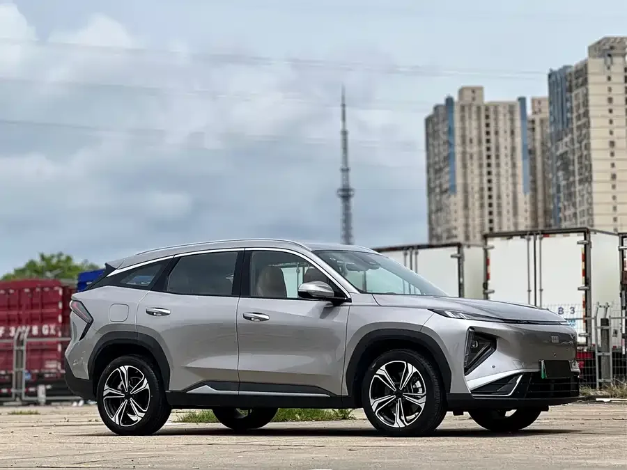 Geely Galaxy L7 Galaxy L7 2025 EM-i 115km Exploration+ Edition 2025 — миниатюра 3