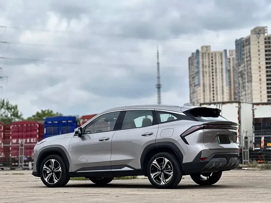 Geely Galaxy L7 Galaxy L7 2025 EM-i 115km Exploration+ Edition 2025 — миниатюра 4