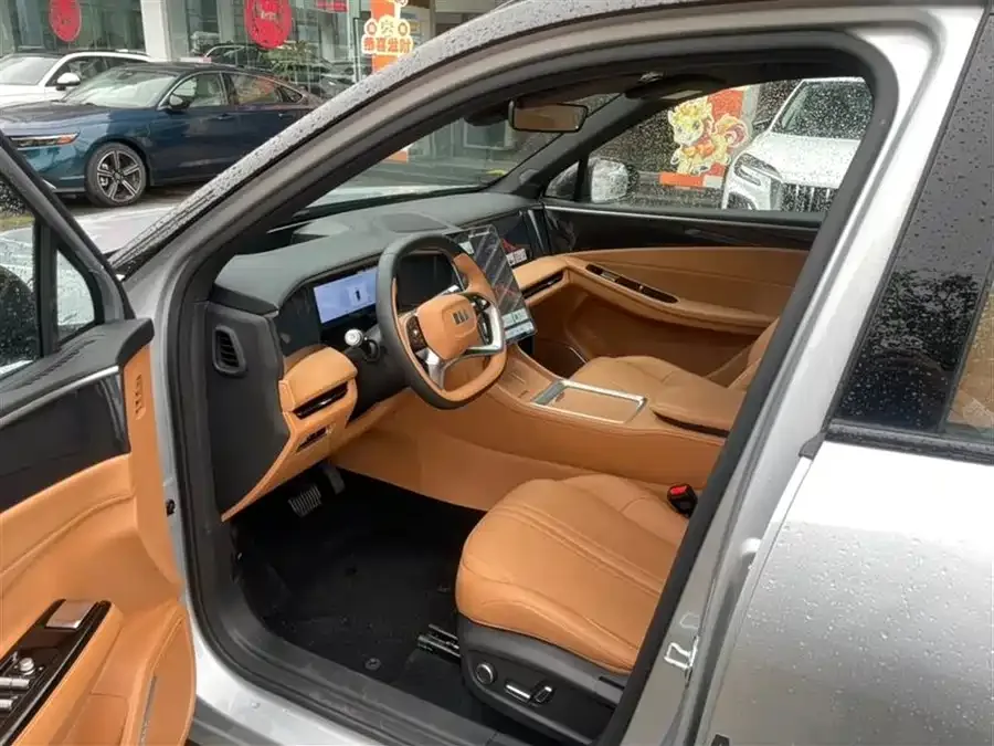 Geely Galaxy L7 Galaxy L7 2025 EM-i 115km Exploration+ Edition 2025 — миниатюра 2