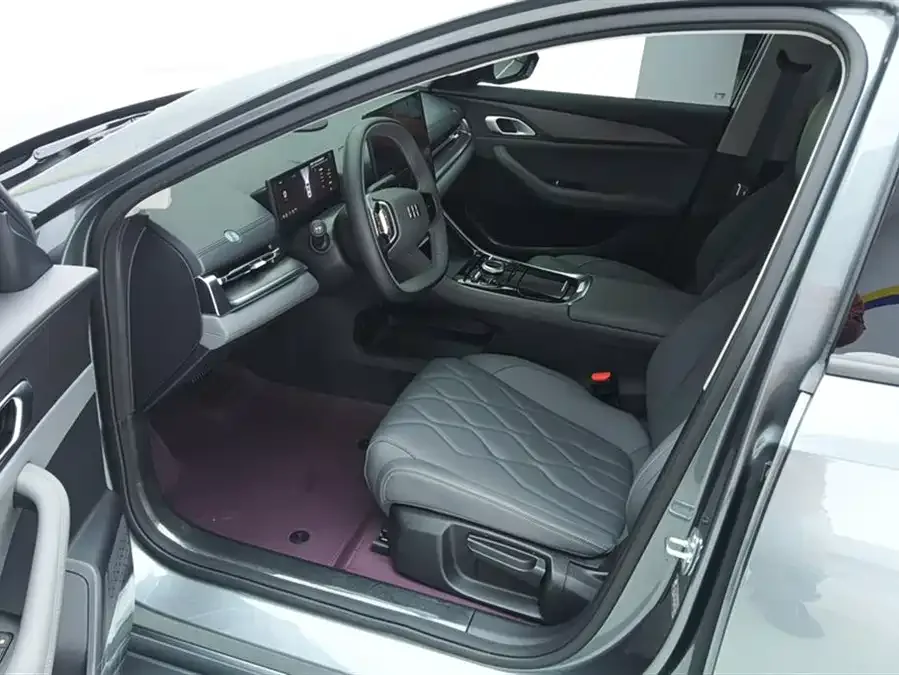 Geely Galaxy A7 Galaxy A7 2025 EM-i 70km Starter Edition 2025 — миниатюра 3