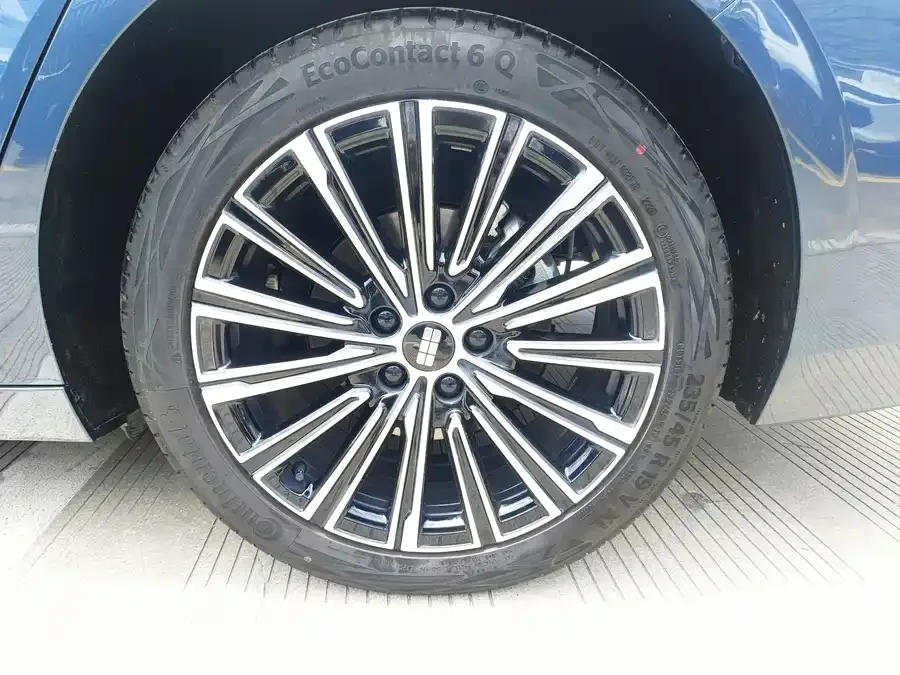 Geely Galaxy A7 Galaxy A7 2025 EM-i 150km Starship Edition 2026 — миниатюра 2