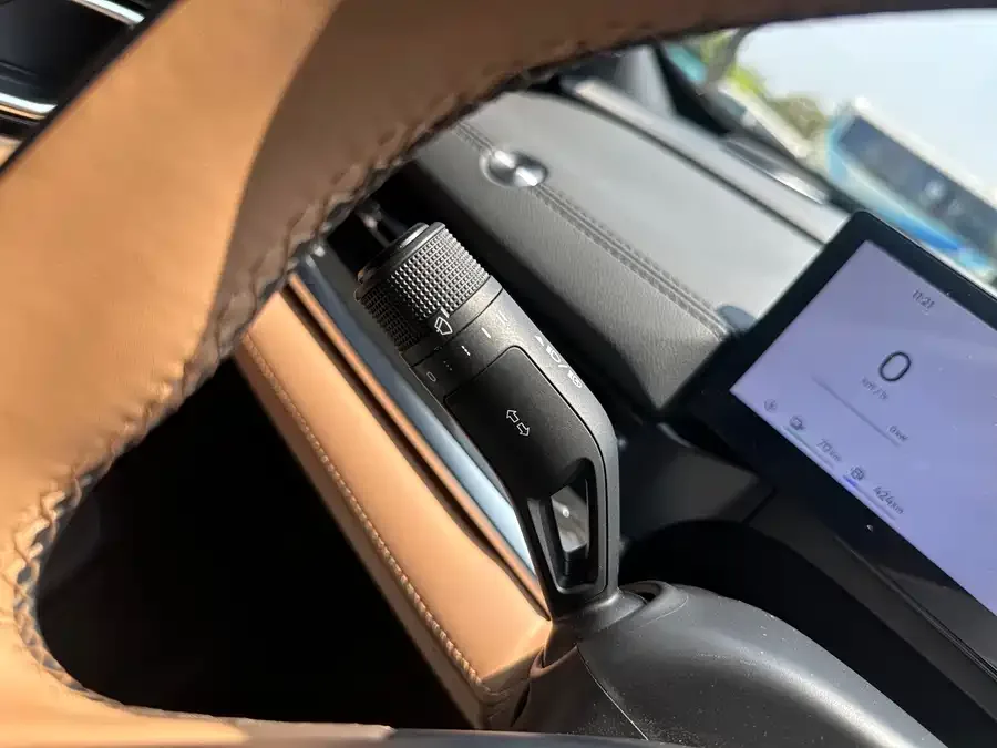 Geely Galaxy A7 Galaxy A7 2025 EM-i 150km Starship Edition 2025 — миниатюра 5