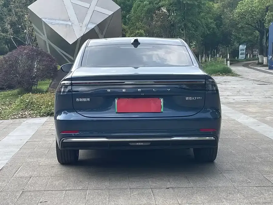 Geely Galaxy A7 Galaxy A7 2025 EM-i 150km Starship Edition 2025 — миниатюра 2