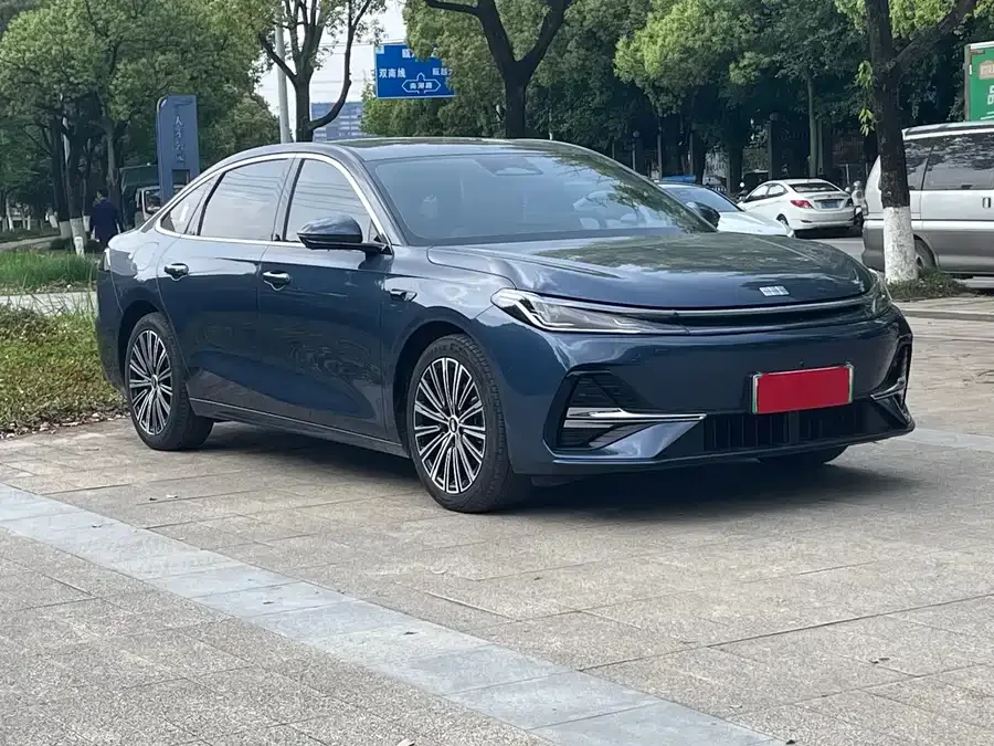 Geely Galaxy A7 Galaxy A7 2025 EM-i 150km Starship Edition 2025 — миниатюра 3