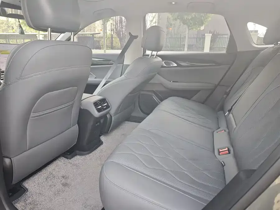 Geely Galaxy A7 Galaxy A7 2025 EM-i 150km Long Range Edition 2025 — миниатюра 2