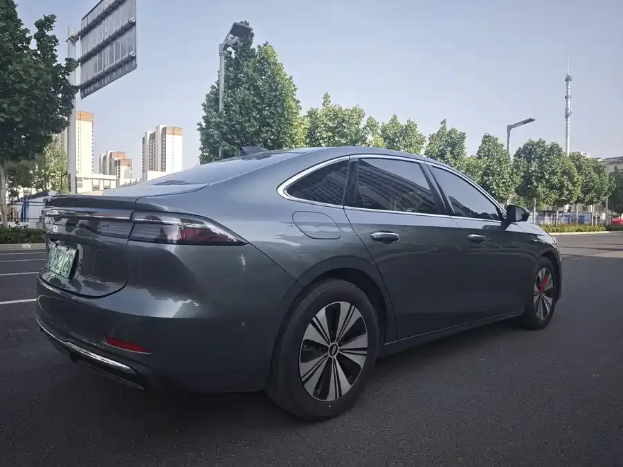 Geely Galaxy A7 Galaxy A7 2025 EM-i 150km Long Range Edition 2025 — миниатюра 3