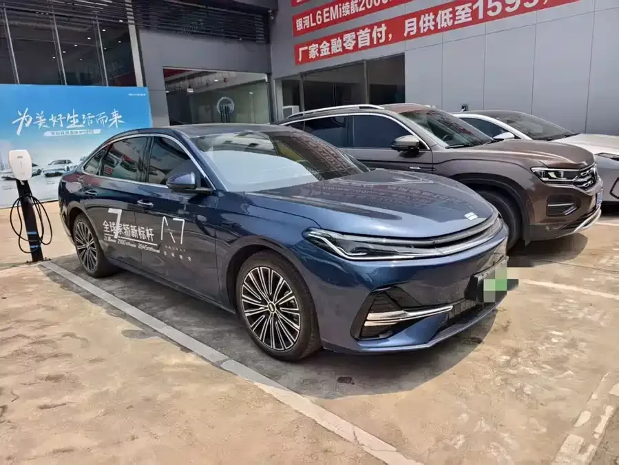 Geely Galaxy A7 Galaxy A7 2025 EM-i 150km Starship Edition 2025 — миниатюра 3