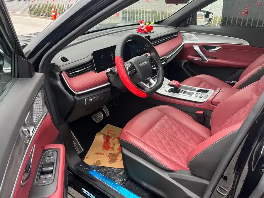 Jetour X70 PLUS JETOUR X70 PLUS 2024 Champion Edition 1.5T DCT Champion PRO 7 Seaters 2024 — миниатюра 2