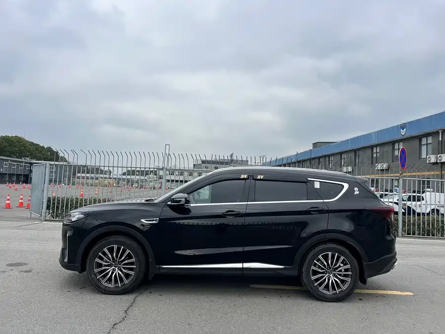 Jetour X70 PLUS JETOUR X70 PLUS 2024 Champion Edition 1.5T DCT Champion PRO 7 Seaters 2024 — миниатюра 4