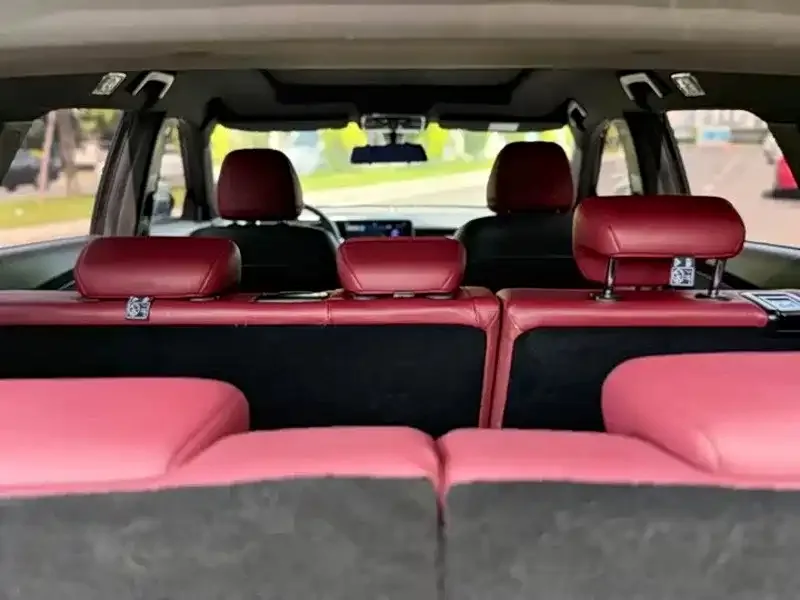 Jetour X70 PLUS JETOUR X70 PLUS 2024 Champion Edition 1.5T DCT Champion PRO 7 Seaters 2024 — миниатюра 3