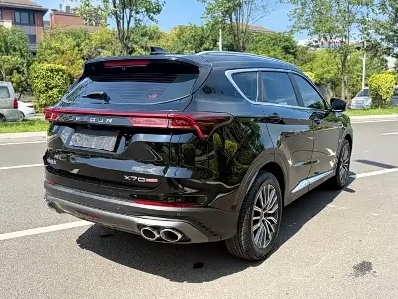 Jetour X70 PLUS JETOUR X70 PLUS 2024 Champion Edition 1.5T DCT Champion PRO 7 Seaters 2024 — миниатюра 4