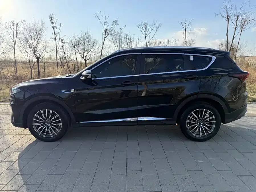 Jetour X70 PLUS JETOUR X70 PLUS 2023 1.5T DCT Brave PLUS 5-seater 2023 — миниатюра 4