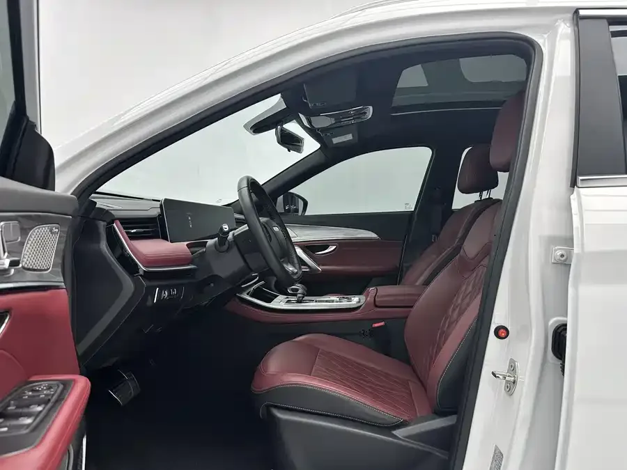 Jetour X70 PLUS JETOUR X70 PLUS 2023 1.5T DCT Brave PLUS 5-seater 2023 — миниатюра 2