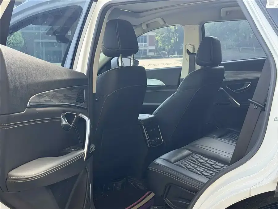 Jetour X70 PLUS JETOUR X70 PLUS 2023 1.5T DCT Brave PLUS 7-seater 2023 — миниатюра 2
