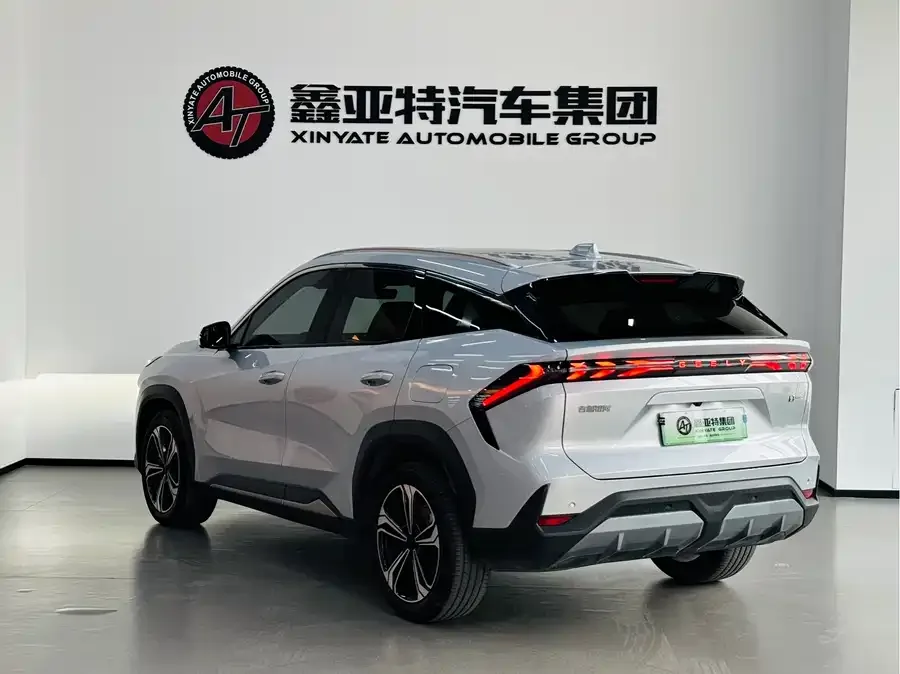 Geely Galaxy L7 Galaxy L7 2025 EM-i 115km Exploration+ Edition 2025 — миниатюра 2