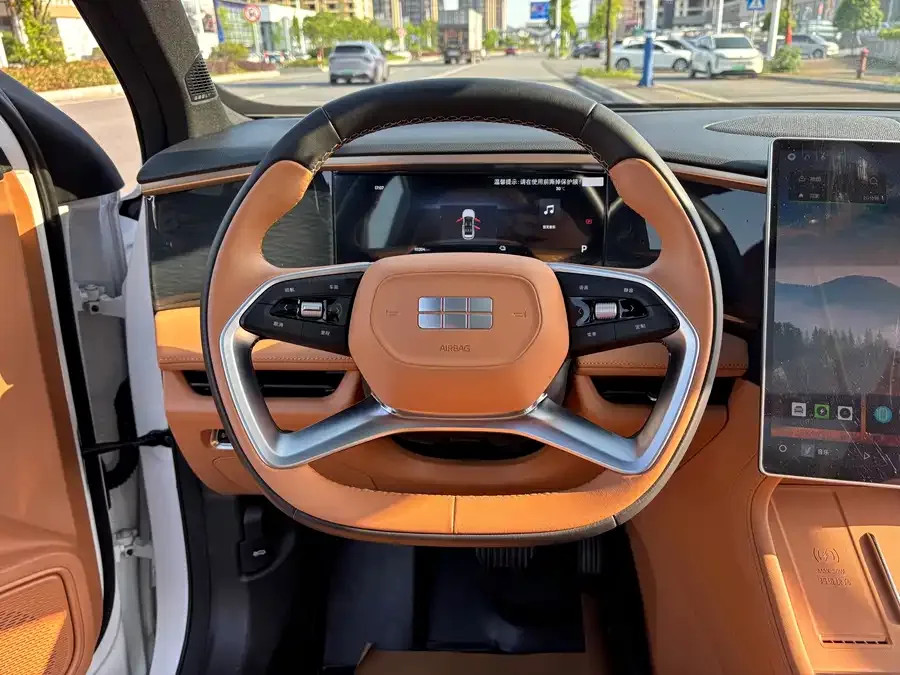 Geely Galaxy L7 Galaxy L7 2025 EM-i 115km Exploration+ Edition 2025 — миниатюра 5