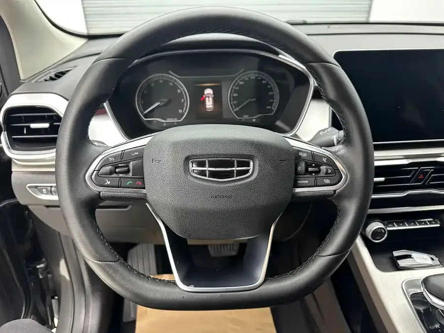 Geely Coolray SX11 Binyue 2021 1.4T DCT Diamond Edition 2022 — миниатюра 4
