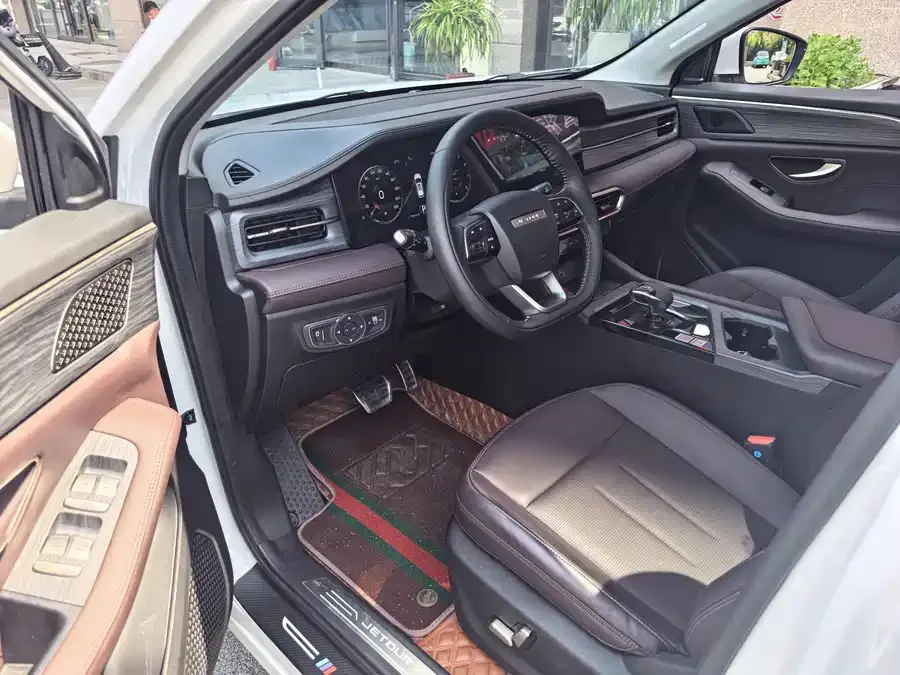 Jetour X90 PLUS Jetour X90 PLUS 2024 1.6TD DCT Villa 5-seater 2024 — миниатюра 2