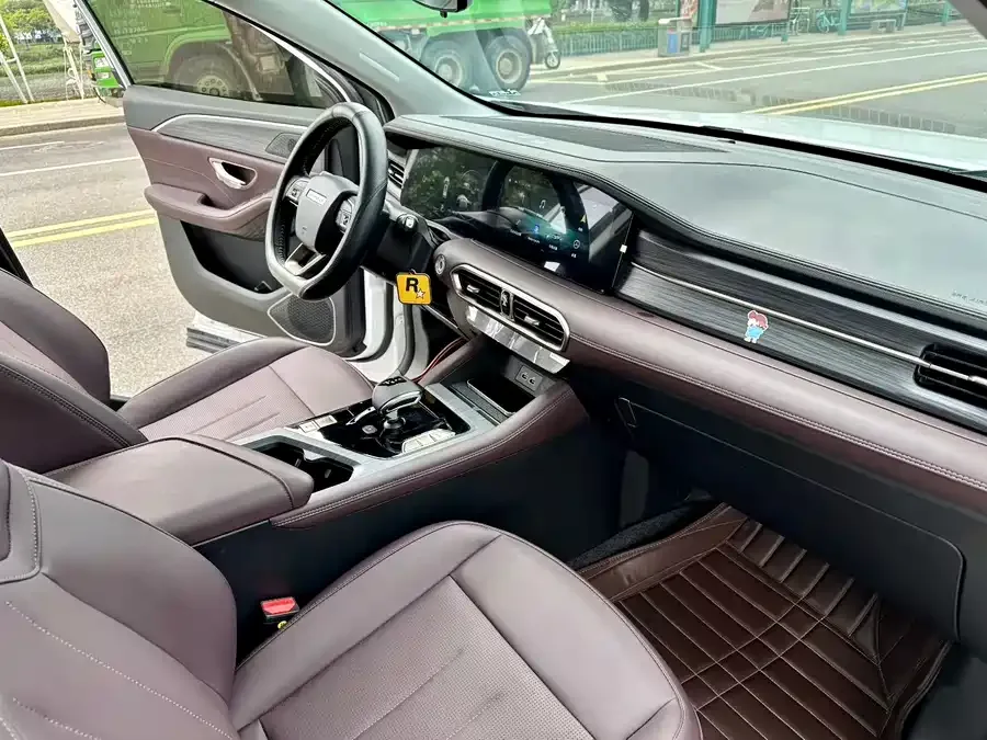 Jetour X90 PLUS JETOUR X90 PLUS 2024 1.6TD DCT Family Edition 7 Seaters 2024 — миниатюра 3