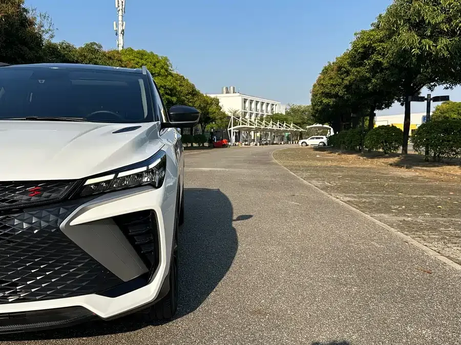 Geely Coolray SX11 Binyue 2023 Binyue COOL 1.5TD DCT Champion Edition 2024 — миниатюра 5
