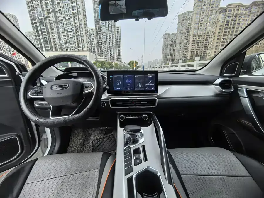 Geely Coolray SX11 Binyue 2023 1.5T DCT Diamond Edition 2024 — миниатюра 3