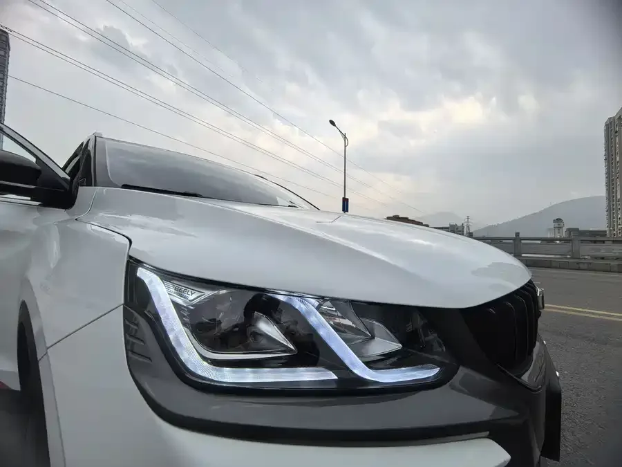 Geely Coolray SX11 Binyue 2023 1.5T DCT Diamond Edition 2024 — миниатюра 4