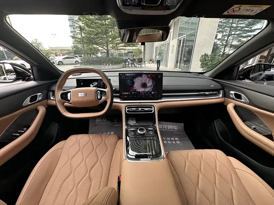 Geely Galaxy A7 Galaxy A7 2025 EM-i 150km Premium Edition 2026 — миниатюра 2