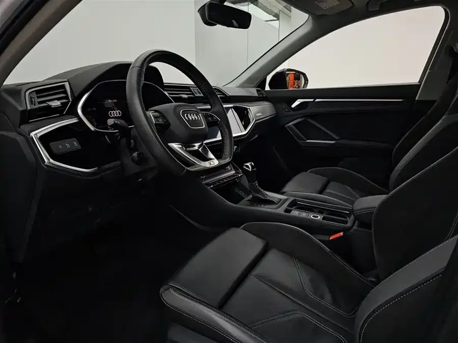 Audi Q3 Sportback 2022 40 TFSI Fashion Edition 2022 — миниатюра 3
