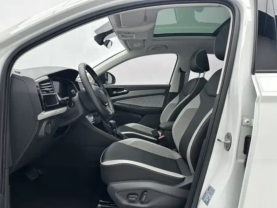 Jetta VS7 Jetta VS7 2023 280TSI Automatic High Gloss Glory Edition 2023 — миниатюра 2