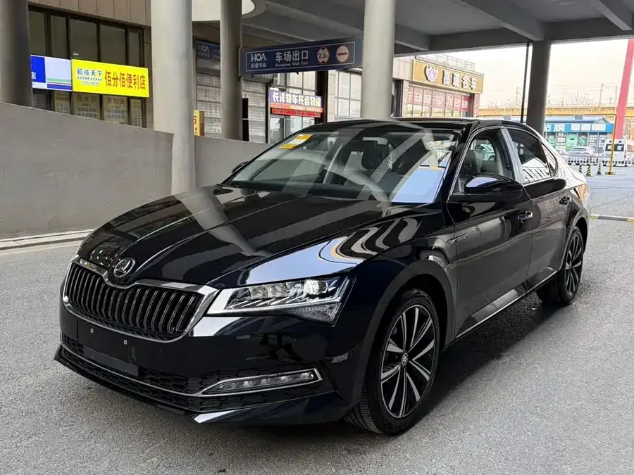Skoda SuperB Superb 2025 TSI280 DSG Premium Edition 2026 — фото 1, купить с доставкой в Москву