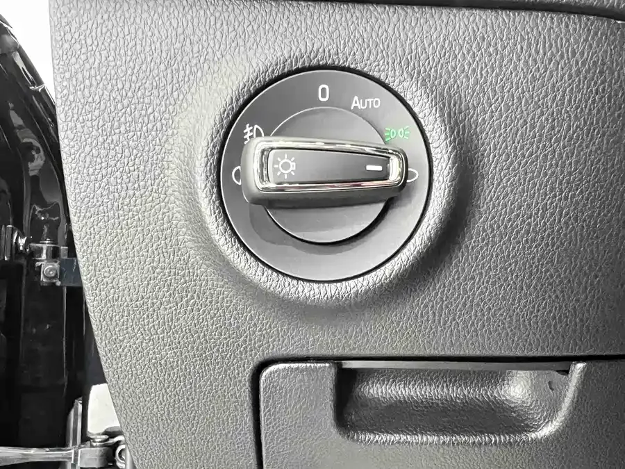 Skoda SuperB Superb 2023 facelifted TSI280 DSG exclusive version 2023 — миниатюра 5