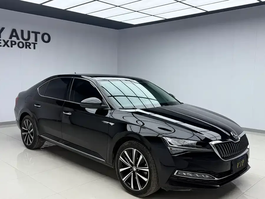 Skoda SuperB Superb 2025 TSI280 DSG Premium Edition 2024 — миниатюра 3