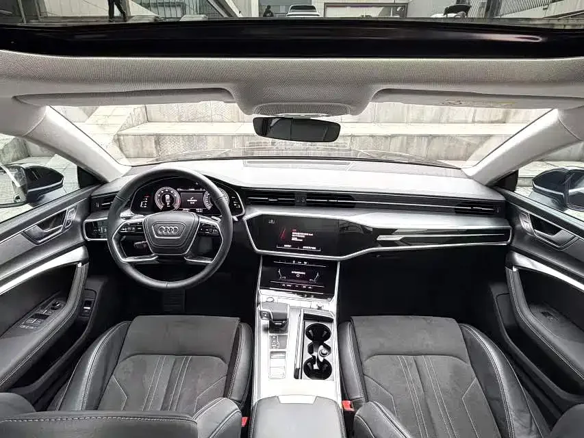 Audi A7L 2025 45 TFSI Luxury Edition 2025 — миниатюра 2