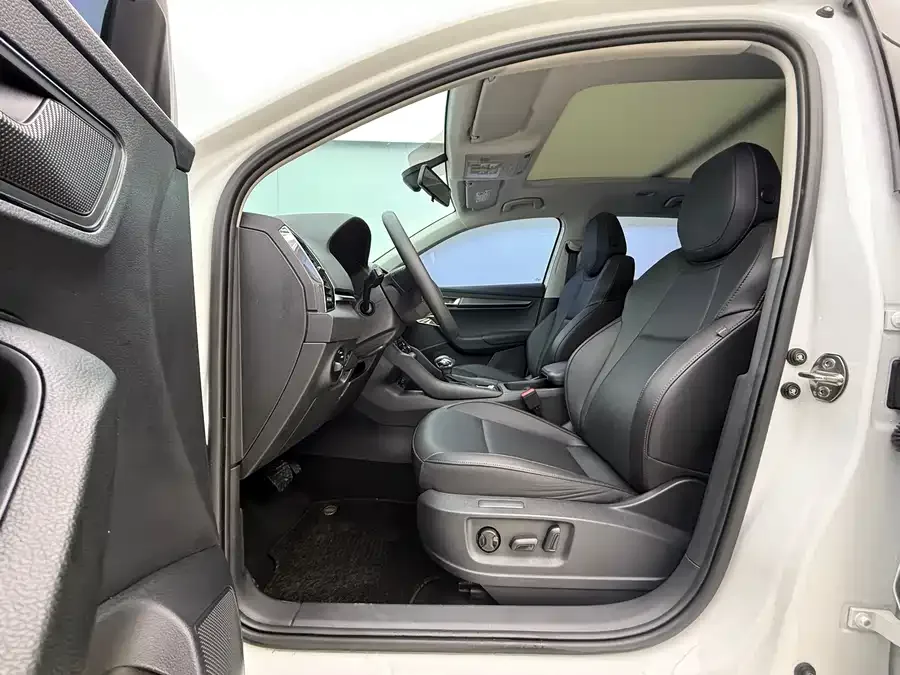 Skoda Karoq Korok 2023 TSI280 Exclusive Edition 2023 — миниатюра 5