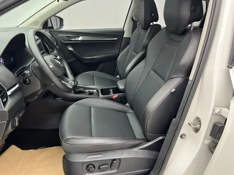 Skoda Karoq Korok 2022 TSI280 Exclusive Edition 2022 — миниатюра 4