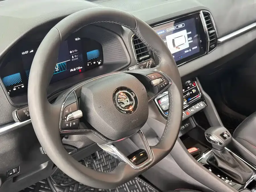 Skoda Karoq Karoq 2022 facelift TSI280 luxury version 2022 — миниатюра 2